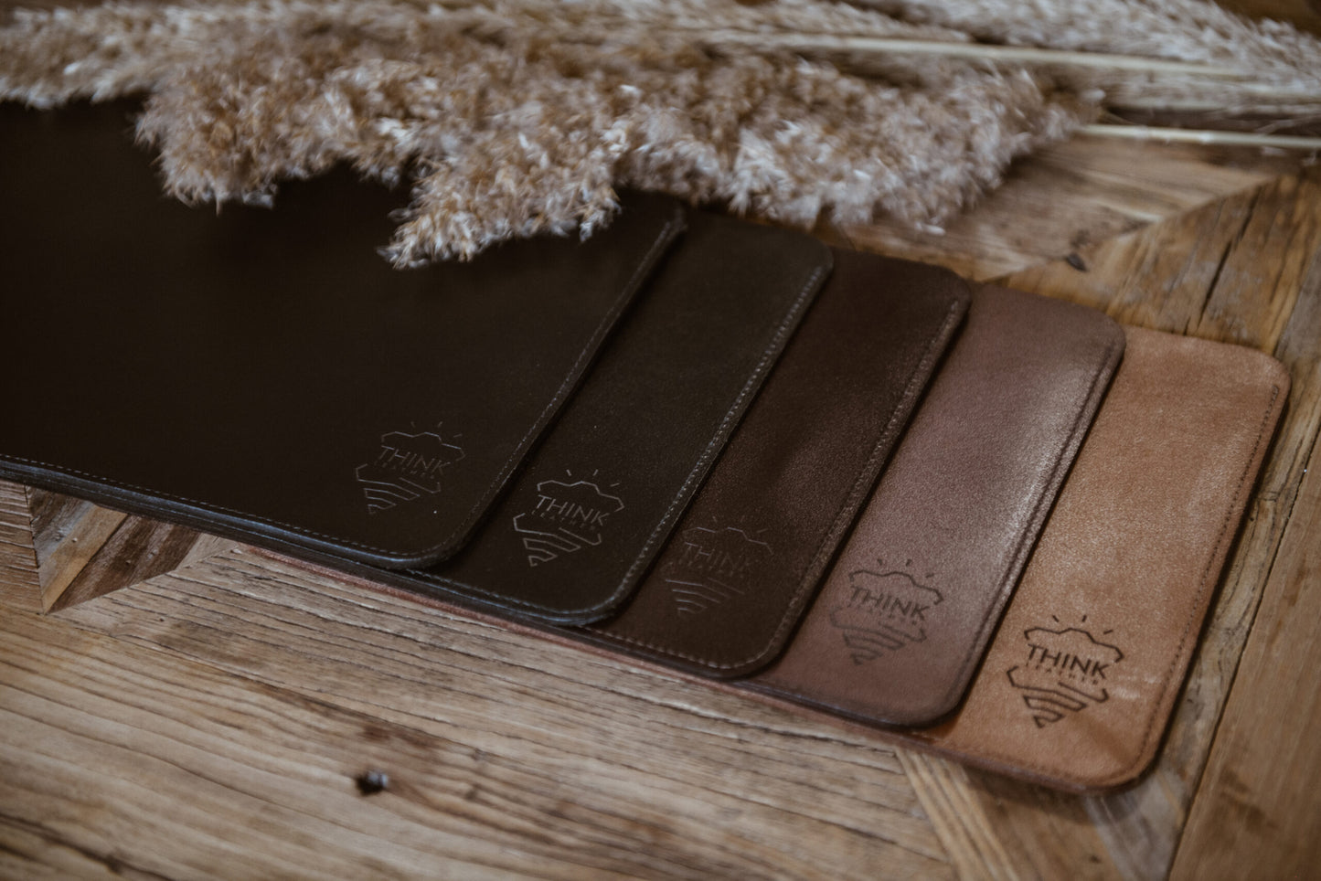 Skórzane etui na MacBook 13" Pro/Air - ciemny brąz